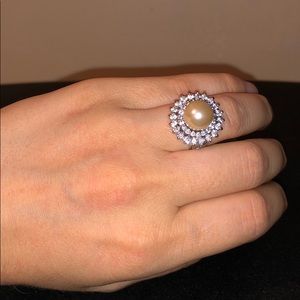 BEAUTIFUL PRAR AND DIAMOND RING